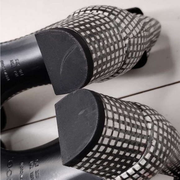 Vince Rita Checkered Sz 7.5 Leather Minimalist Contemporary Ankle Strap Sandals - Picture 13 of 16